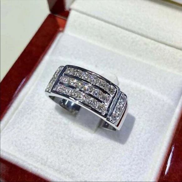 New mens crystal icy silver ring - Picture 4 of 5